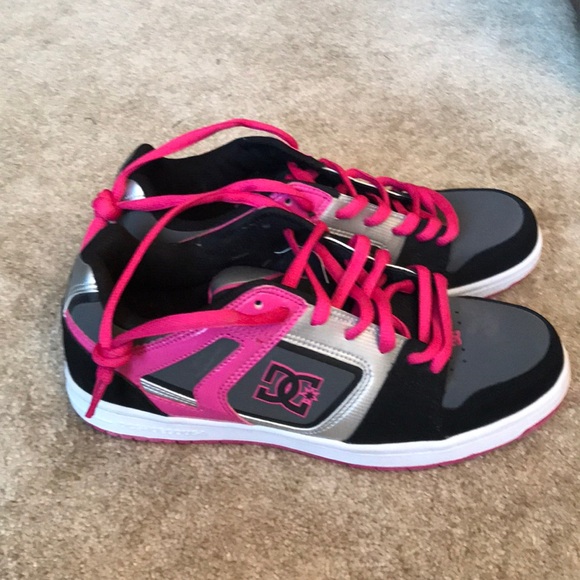 womens black dc shoes